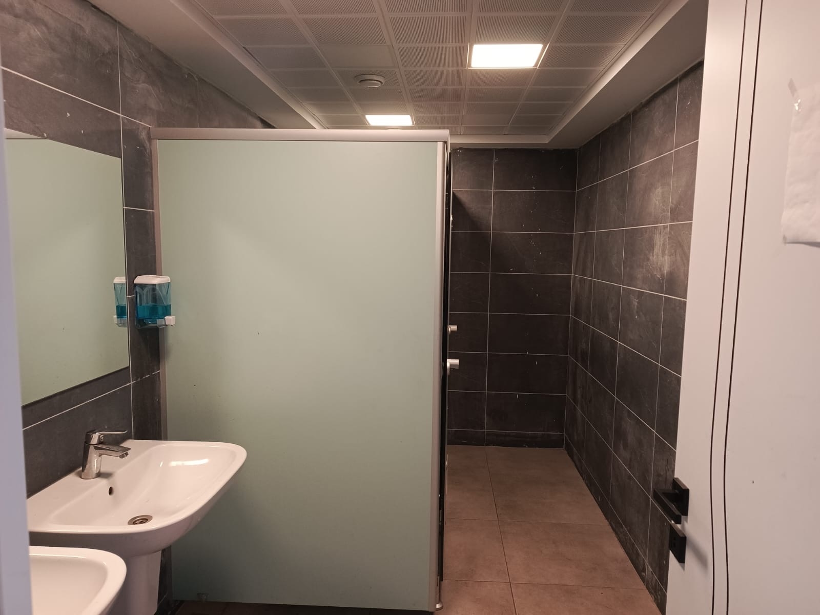 Gece aydınlatmalı halısaha - 7/24 halı saha kiralık